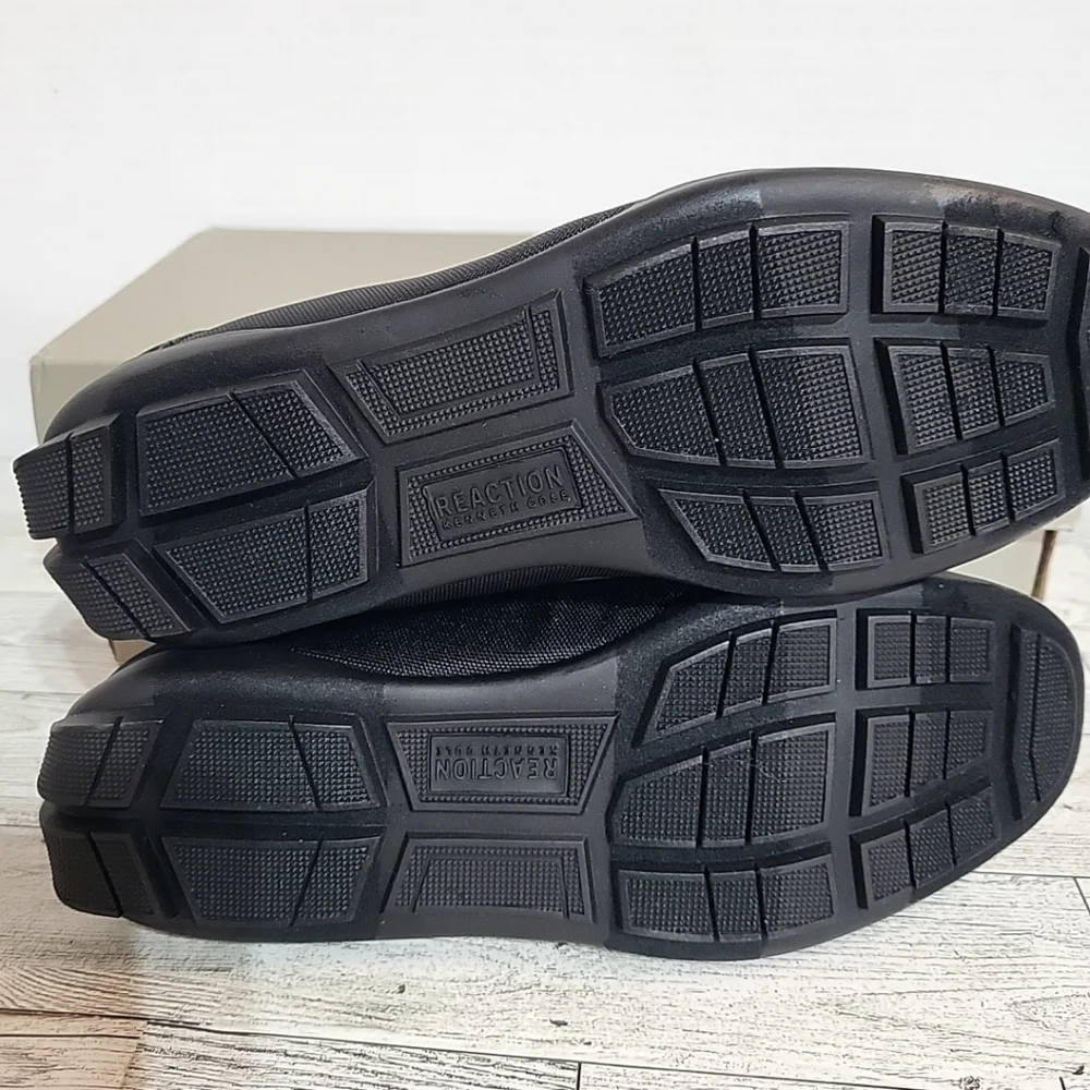 Reaction KENNETH COLE Slip On Dress Shoe‎ Size 2 Black New In Box Loafer